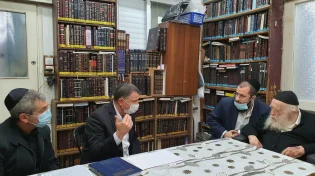 מרן הגר״ח קנייבסקי לשר הבריאות אדלשטיין: "כולם צריכים להתחסן, במיוחד צוותי ההוראה"