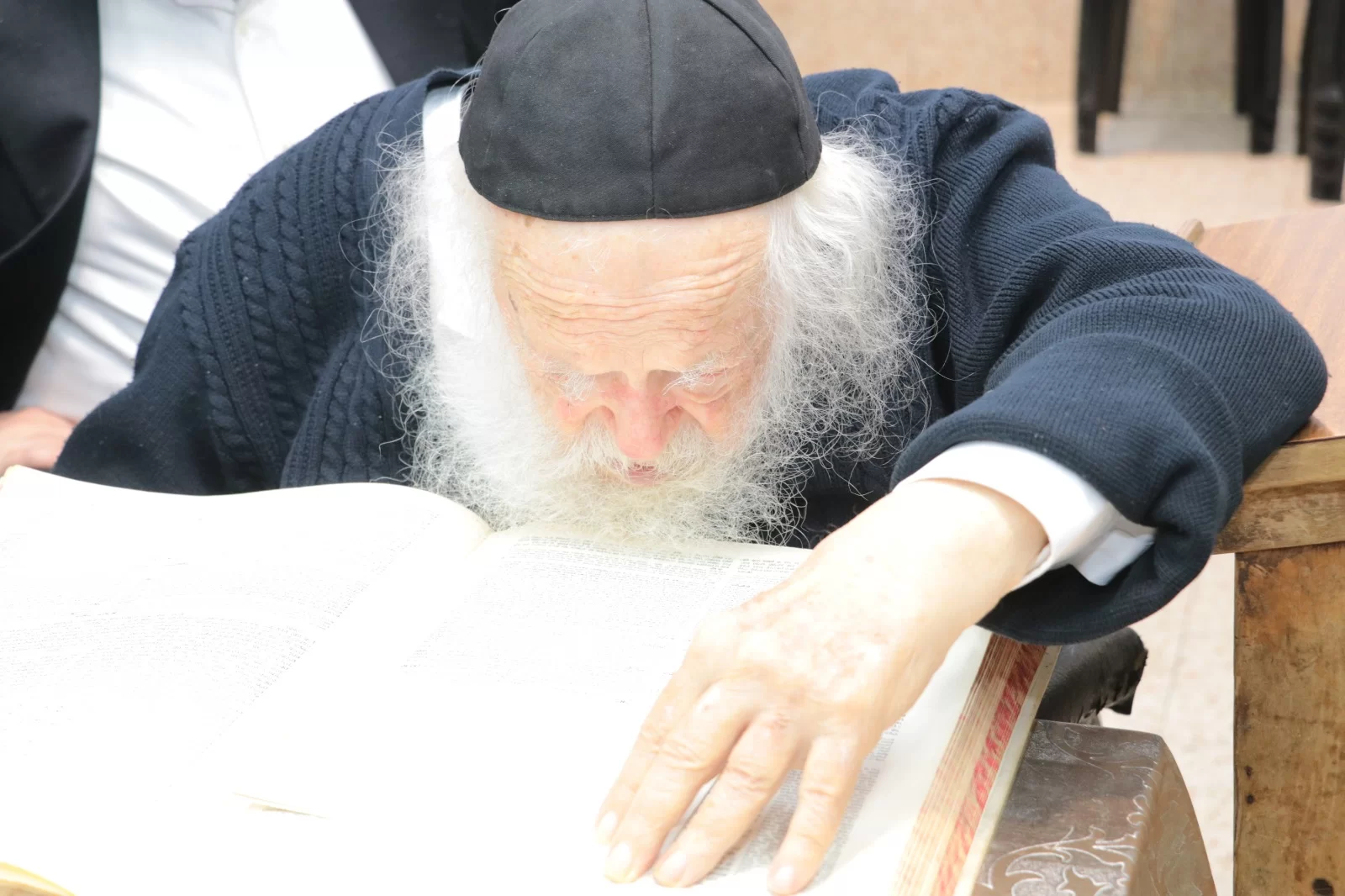 מרן שר התורה ומרן רה"י: "ובוודאי שלא עלתה על דעת מאן דהוא להתחבר עם הפוחזים מחוץ למחננו שמציתים אש האלימות" מרן שר התורה ומרן רה"י: "ובוודאי שלא עלתה על דעת מאן דהוא להתחבר עם הפוחזים מחוץ למחננו שמציתים אש האלימות"