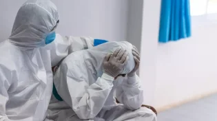 מה קורה בבה"ח? "אלו מראות שכאילו נלקחו מסרט אימה - יש מאבק על כל מיטת טיפול נמרץ"