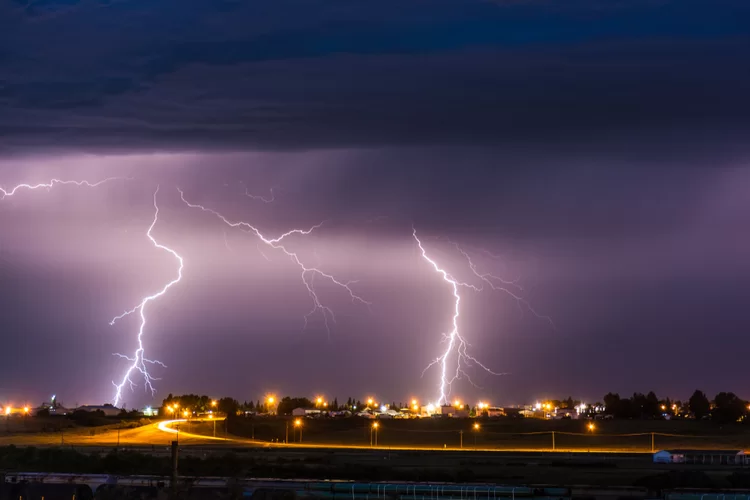 לקראת סופ"ש סוער; רוחות, ברד ושלג: תחזית מזג אוויר לקראת סופ"ש סוער; רוחות, ברד ושלג: תחזית מזג אוויר