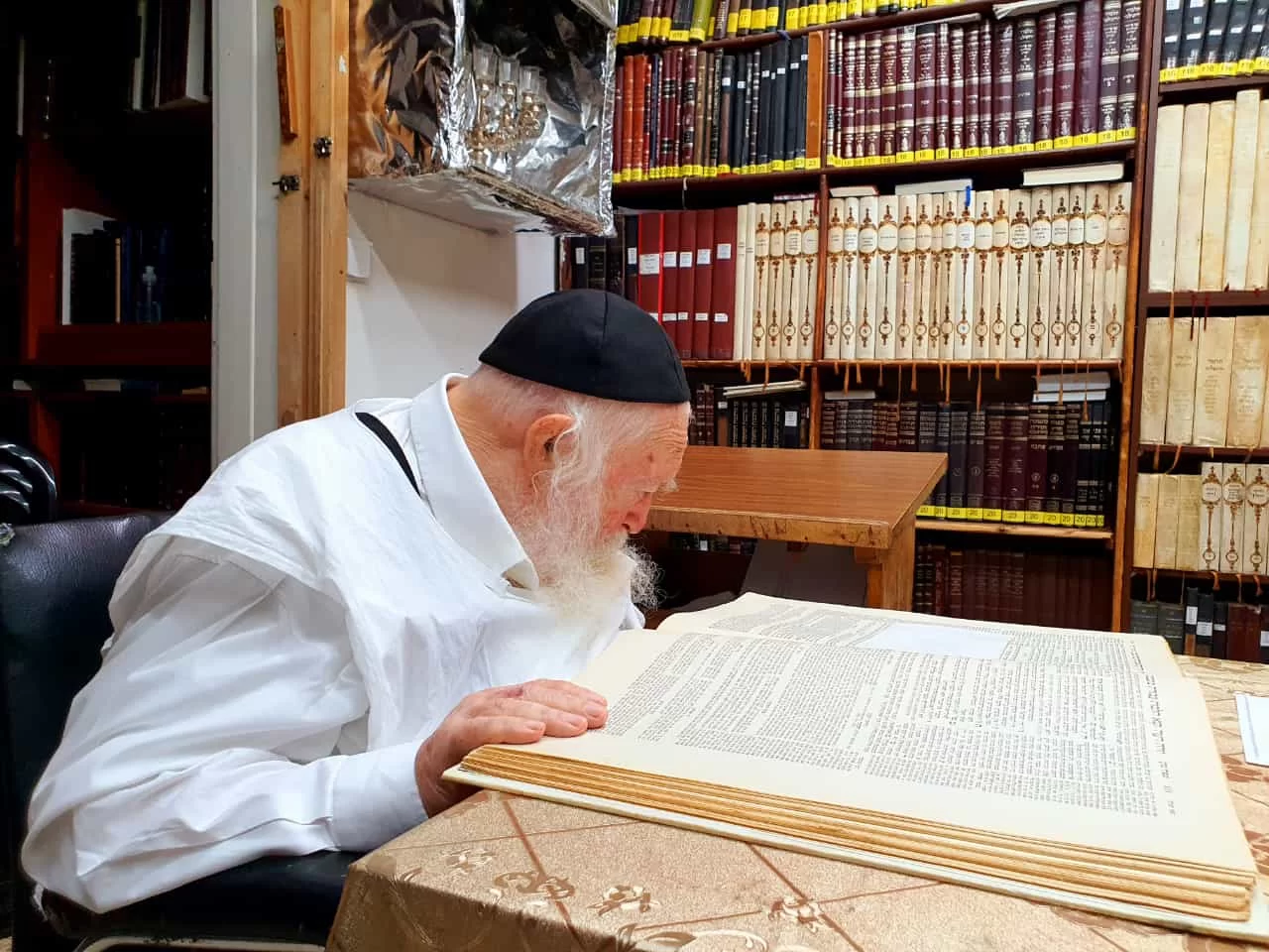 מרן שר התורה השיב לתלמידו: "חשבתם שאני אשתתף? אני לא משתתף במסיבות"