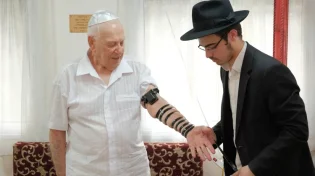 קריאת רבני חב"ד: להדר במצוות כדי לעצור את המגפה