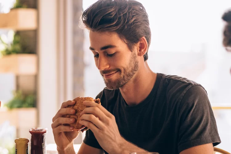 תענית אסתר: מדוע צמים, ומי פטור מהצום?