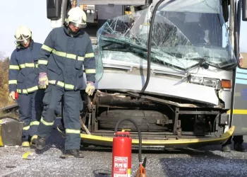 צעיר חרדי התנגש חזיתית באוטובוס סמוך למודיעין עלית: מצבו קשה