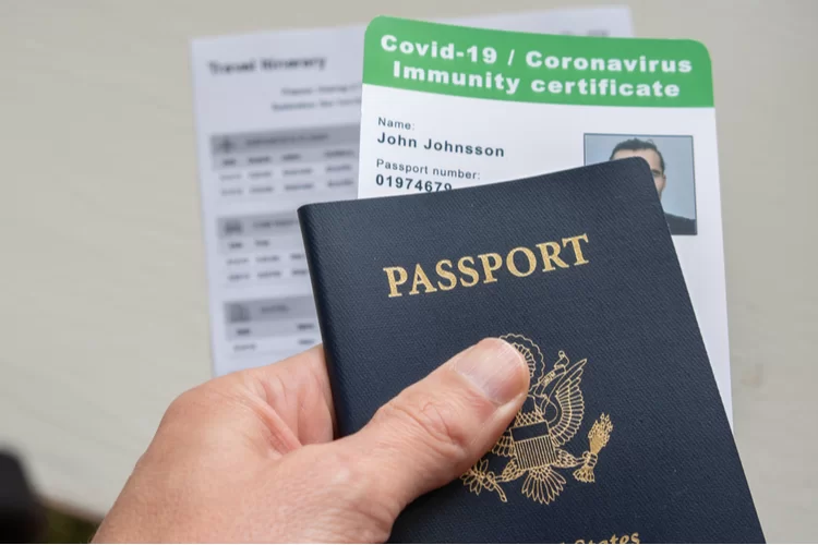 הוראה חריגה בחסידות קרלין: "אין להגיע לאדמו"ר ללא תעודת מחלים או מתחסן"