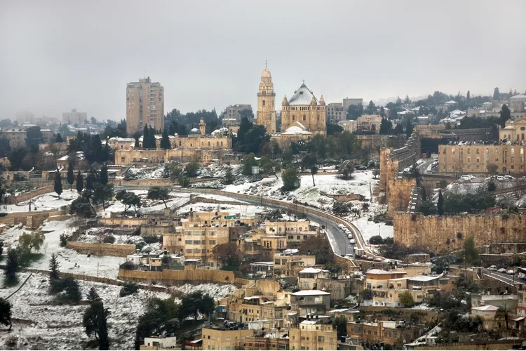  קור קיצוני, ברד ושלג בי-ם: תחזית מזג אוויר