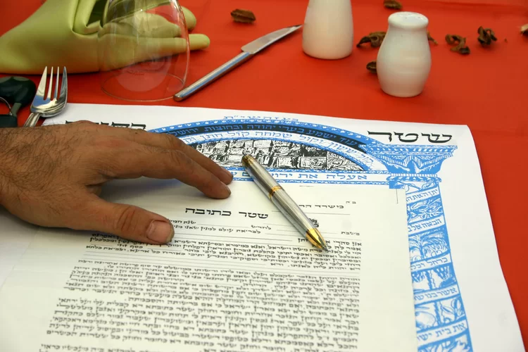 האתגר החדש: ייתכן שאי אפשר להתחתן עם מסכה האתגר החדש: ייתכן שאי אפשר להתחתן עם מסכה