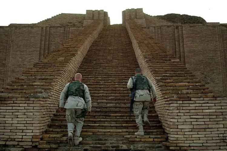 האפיפיור מגיע לאור כשדים - העיר של אברהם אבינו