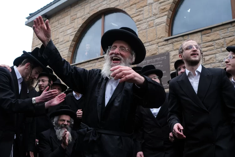 שמחה גדולה בישיבת מיר: ה’מתמיד’ של הישיבה הגדולה התארס בגיל 42