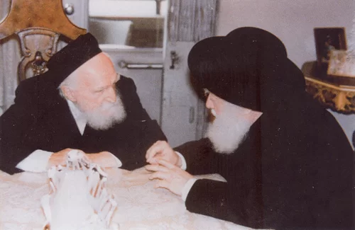 הרב משה פיינשטיין הפתיע את הנדיב: "שכחתי להודות לך על כוס התה"