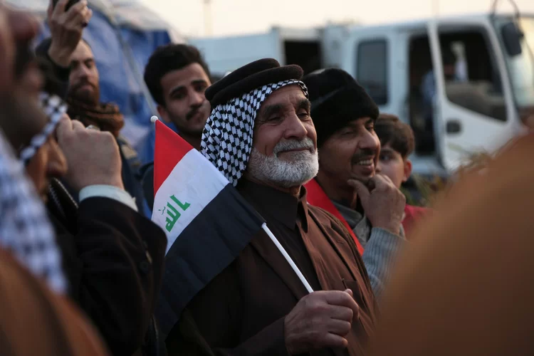 "אני רוצה ברכה": חבר הפרלמנט העיראקי ביקש ברכה מרב יהודי "אני רוצה ברכה": חבר הפרלמנט העיראקי ביקש ברכה מרב יהודי