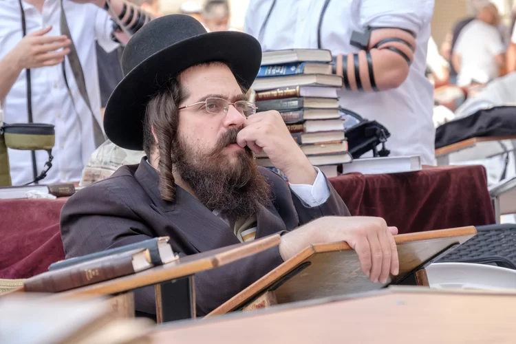 "בטל את העסקה" : כך הורה הרבי, הסוד המרטיט התגלה שנים לאחר מכן "בטל את העסקה" : כך הורה הרבי, הסוד המרטיט התגלה שנים לאחר מכן