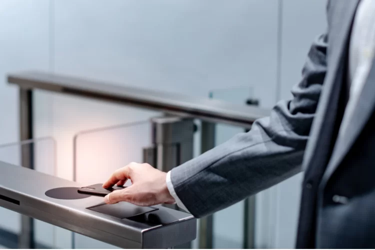 מעתה: השגחת כשרות תתבצע בעזרת אפליקציה