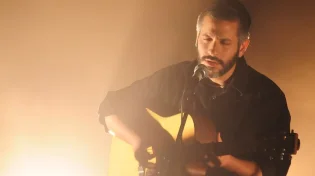 לאחר מאבק בקורונה אביתר בנאי מוציא שיר: "כוכב"