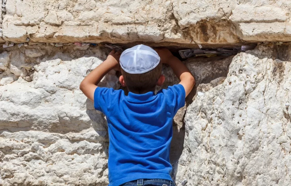 זינוק במספר הפתקים שנשלחים להטמנה בכותל מיהודים בעולם