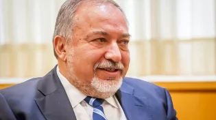 הגאון רבי משה שטרנבוך בהתבטאות חריפה: "ליברמן כמו המן בשעתו"