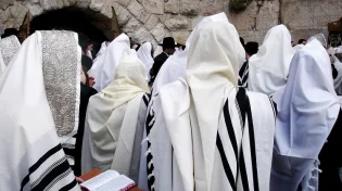 בשורה משמחת: ברכת כוהנים תתקיים בכותל המערבי - אך תפוצל לשניים