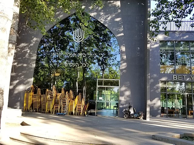 החילוני העיד על הקידוש ה’ של החבדניקים בסין: שומרים על החיים היהודיים בצל הקורונה החילוני העיד על הקידוש ה’ של החבדניקים בסין: שומרים על החיים היהודיים בצל הקורונה