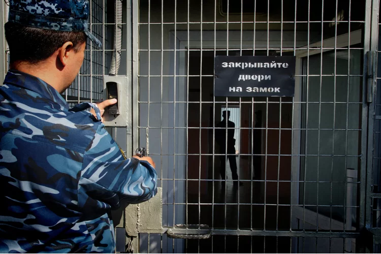 אלכסיי נבלני שכלוא במושבת עונשין הזמין לכלא חומש עם פירוש רש”י