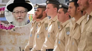 השר ליצמן הניח זר על האנדרטה ושלף את ספר התהילים בטקס יום הזיכרון