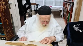 שני ’חיובים’ שוים במנין הנץ של מרן הגר"ח קנייבסקי הביאו לעריכת גורל נדיר ע"י מרן