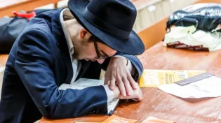 כך תישארו ערניים בתפילה בבתי כנסת