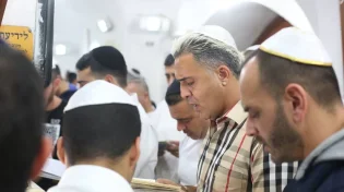 מעוררים תימהון: המנהג של הספרדים בשבת הנוכחית, אחרי מות-קדושים