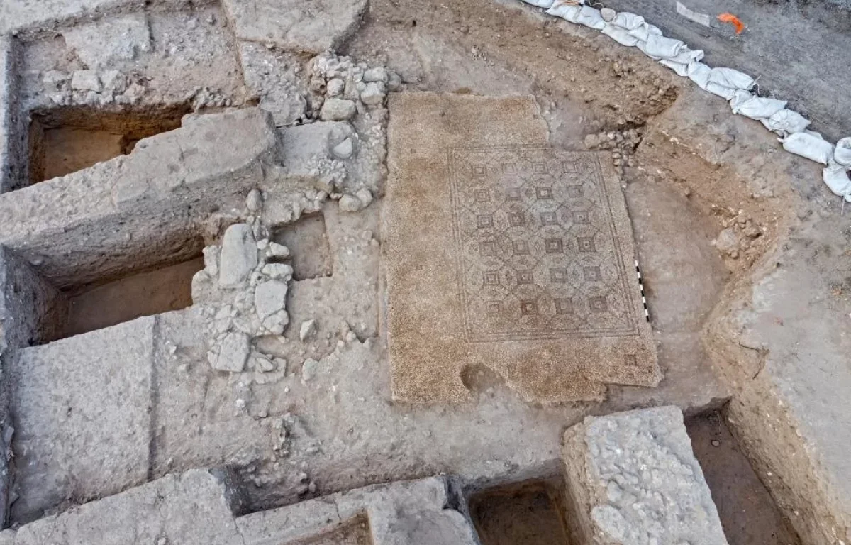 פסיפס מרשים בן 1600 שנה: התגלה בחפירה בבית ביבנה
