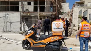 בן 75 נפל מפיגום בבית שמש - מצבו בינוני
