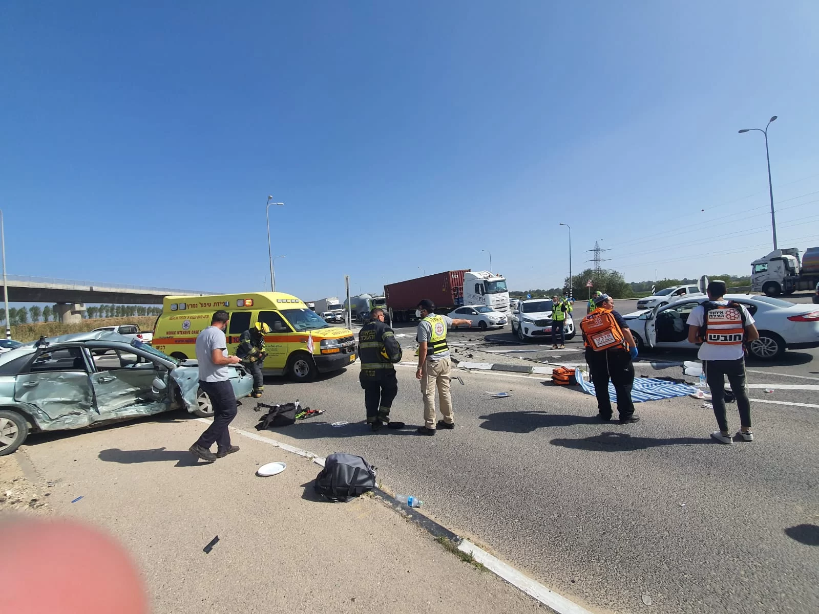 התפללו: פצועה בינוני ופצוע קל בתאונה בכניסה לקיבוץ ארז