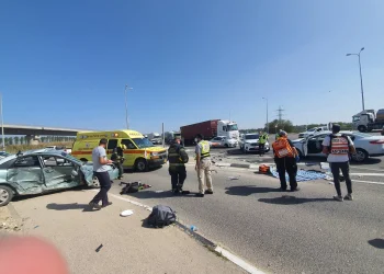 התפללו: פצועה בינוני ופצוע קל בתאונה בכניסה לקיבוץ ארז