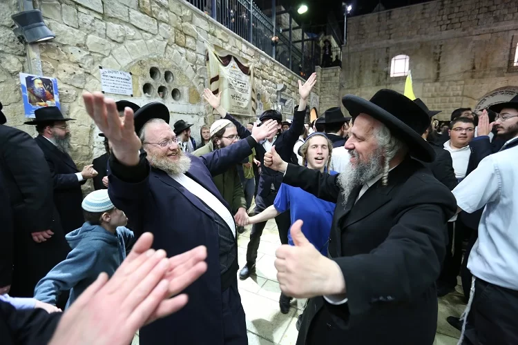 למה שמחים בל"ג בעומר?