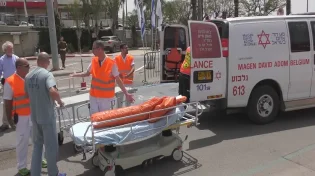 התפללו: תלמידי ישיבת איתמר שנפצעו בפיגוע אמש נלחמים על חייהם