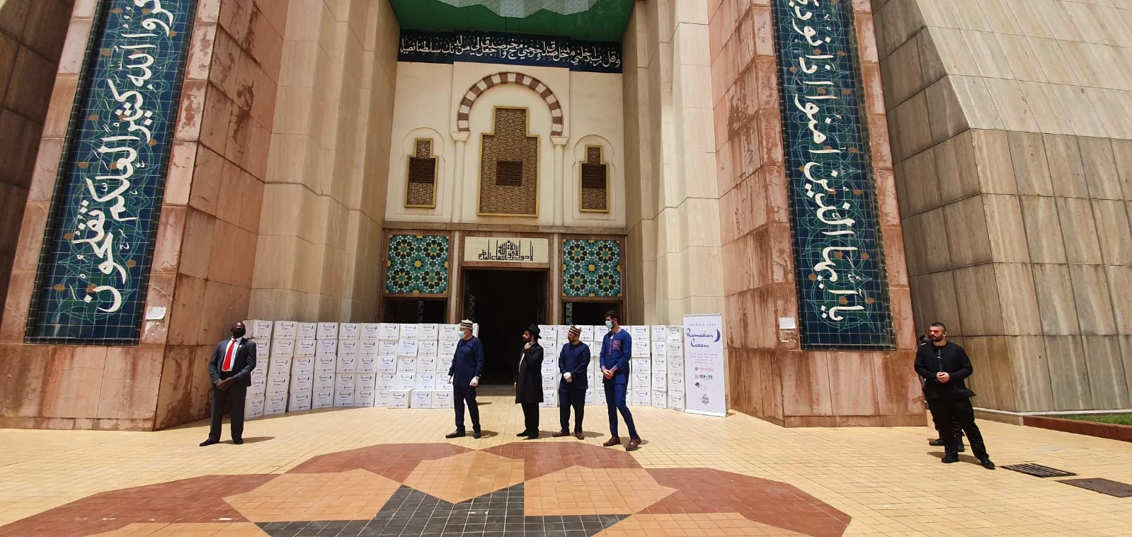  רבע מיליון מנות חולקו על ידי חב"ד והקהילה היהודית בניגריה לשכניהם המוסלמים