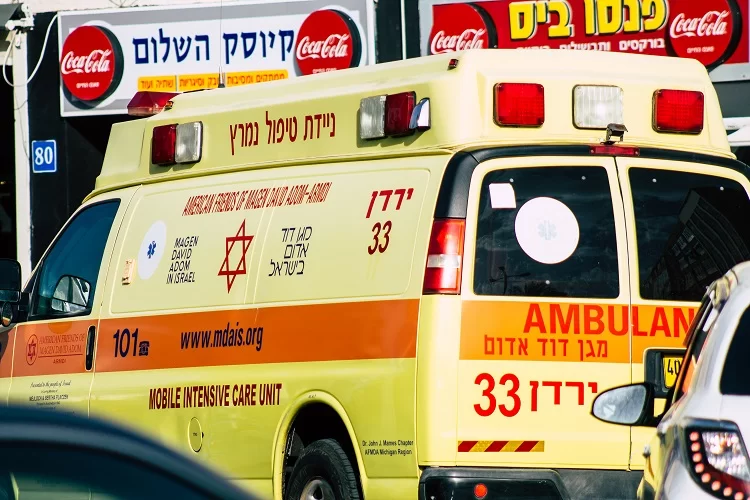 התפללו: מצב היהודי שעבר לינץ’ בעכו על ידי פורעים ערבים עדיין מוגדר קשה