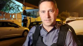 צפו: ראש העיר רז קינסטליך בהצהרה לערוץ 2000 היישר מנפילת הרקטה הלילה
