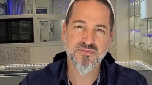 המהומות בישראל: "הקדוש ברוך הוא האיר את המנורה"