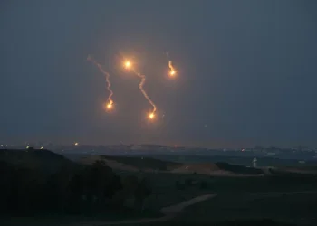 התפללו: הודעת דובר צה"ל: כוחות אוויריים וקרקעיים תוקפים כעת ברצועת עזה