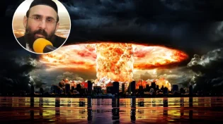 "אנחנו יודעים שאיראן תשיג נשק גרעיני": הרב רפאל אוחיון עם המגיש אסף גבאי