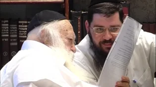 כהן שכף ידו קטועה האם נושא כפיו? צפו בתשובתו של הגר"ח קנייבסקי