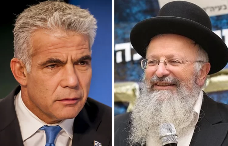 הגאון רבי שמואל אליהו במתקפה: "החתימה שלכם היום עם לפיד היא גם החתימה על הסוף הפוליטי שלכם" הגאון רבי שמואל אליהו במתקפה: "החתימה שלכם היום עם לפיד היא גם החתימה על הסוף הפוליטי שלכם"