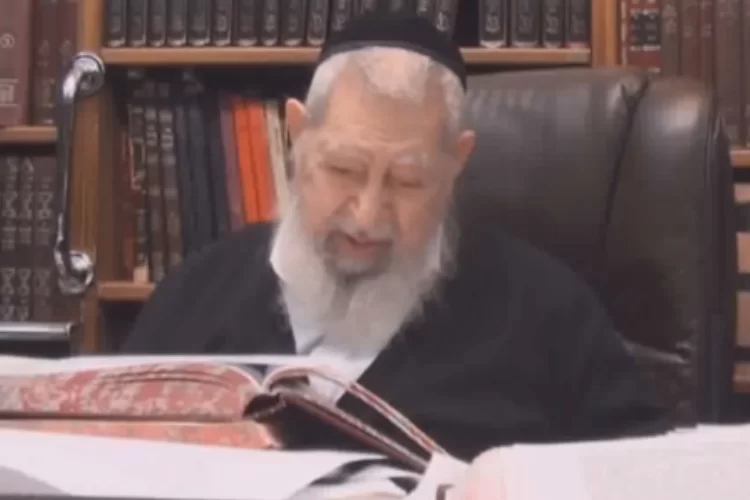 הרב עובדיה יוסף זצ"ל חושף שהרבנית באה בחלום: "הרב מצטער"