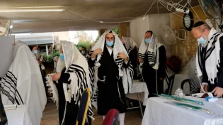 משרד המשפטים בוחנים את ביטול הקנסות שקיבלו מתפללים