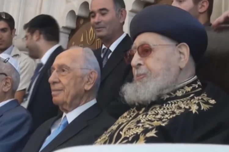 הרב עובדיה לשמעון פרס: "לכל השונאים שלנו - חרבם תבוא בליבם"