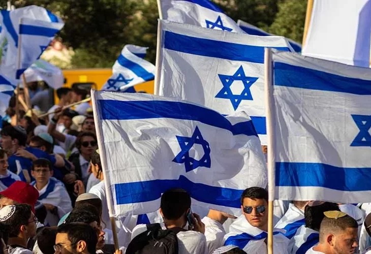 ממשלת השמד, צעדת הדגלים ועוד