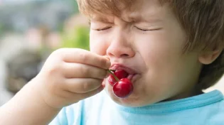 הלם: לא תאמינו מה מסתתר בדובדבנים העסיסיים?