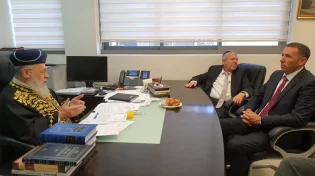 שר הדתות הנכנס מתן כהנא נפגש עם הרבנים הראשיים לישראל