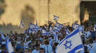 כעשרת אלפים איש חגגו במצעד הדגלים ללא אירועים מיוחדים