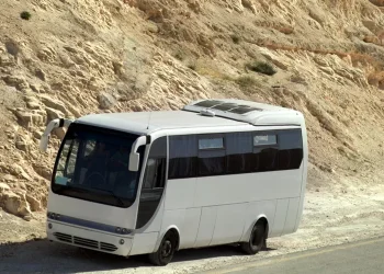 סיפור חמור: הגויה של שבת שהסיעה יהודים התגלתה כמיסיונרית