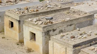 הרב הראשי על המיסיונרים שהתחזו ליהודים: "להוציא האישה מקברה"